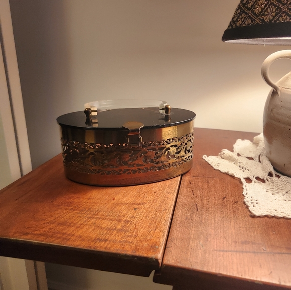 1950 Gold Plated and Black Lucite Bag with Clear Handle - Picture 10 of 14